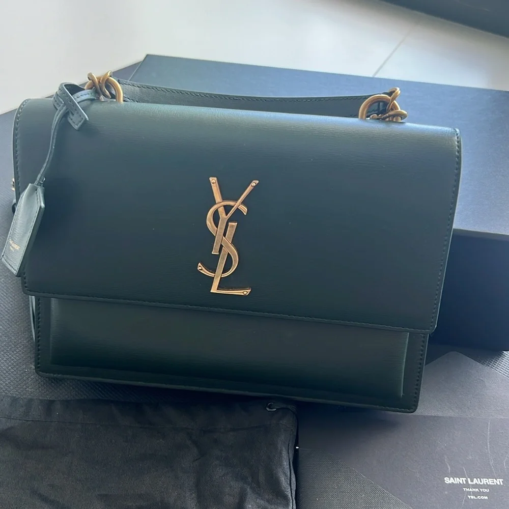 Authentic Saint Laurent Green Leather Shoulder Bag with Iconic YSL Logo. - Picture 3 of 16